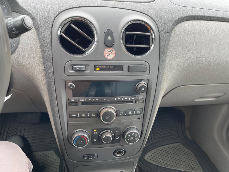 Chevrolet HHR Vehicle Full-screen Gallery Image 7