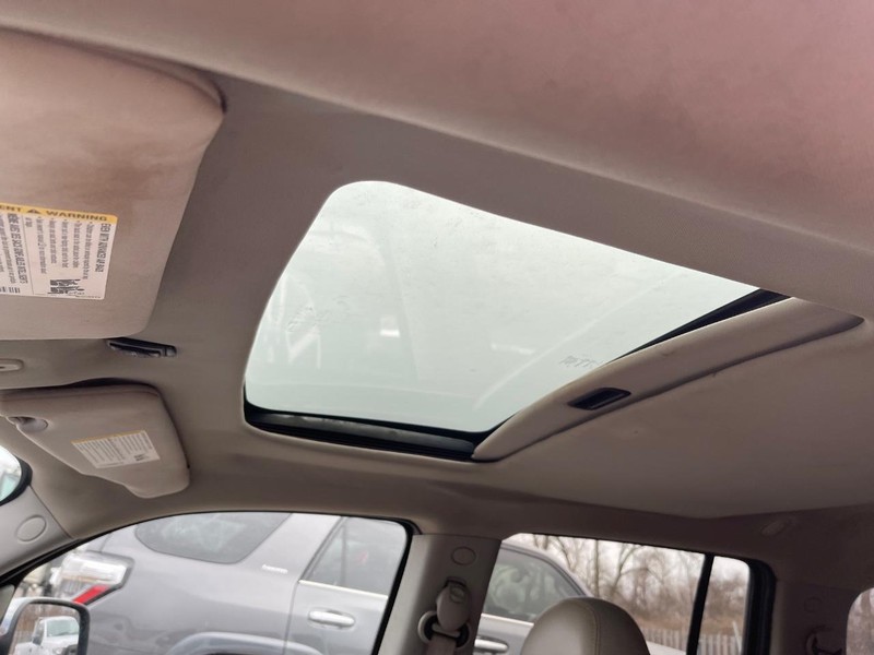 Chevrolet HHR Vehicle Full-screen Gallery Image 9