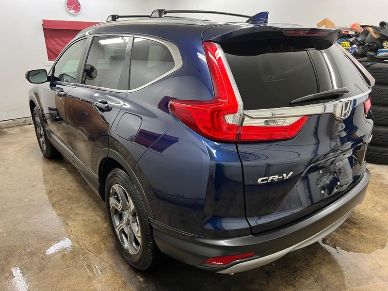 Honda CR-V Vehicle Full-screen Gallery Image 3