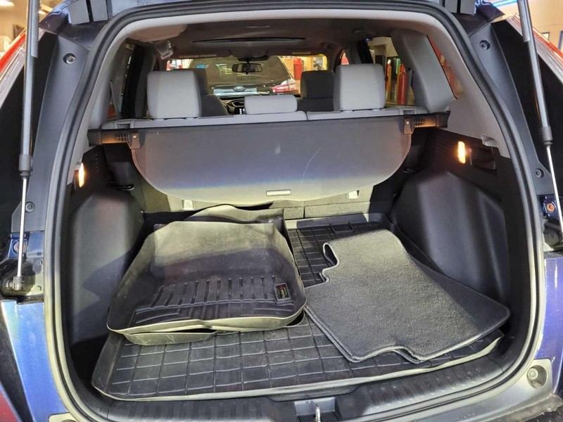 Honda CR-V Vehicle Full-screen Gallery Image 8