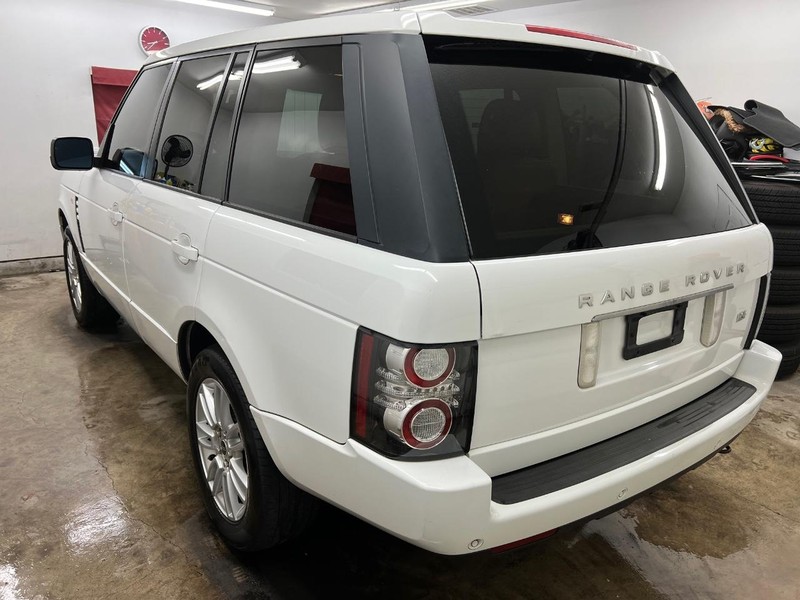 Land Rover Range Rover Vehicle Full-screen Gallery Image 4