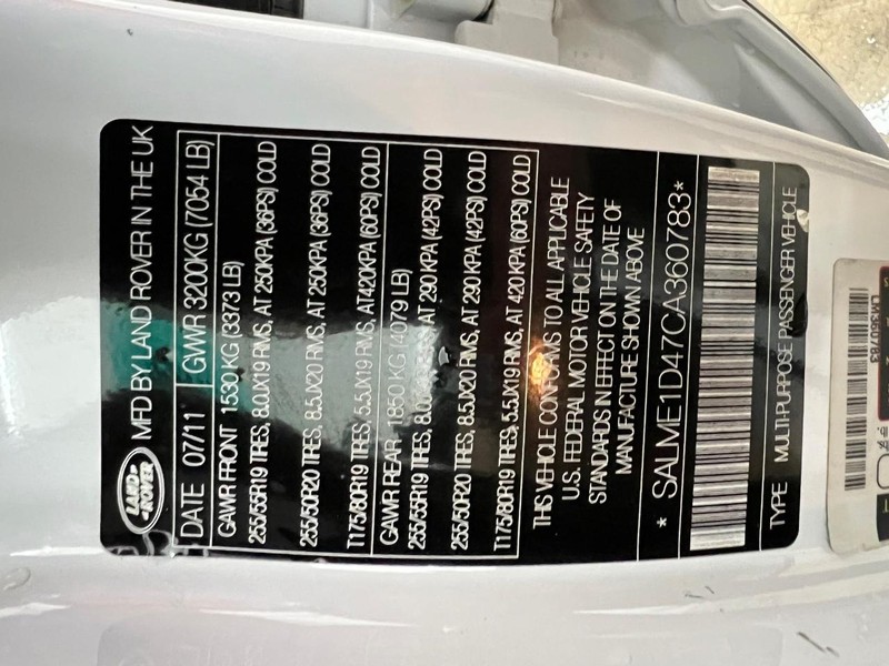 Land Rover Range Rover Vehicle Full-screen Gallery Image 7