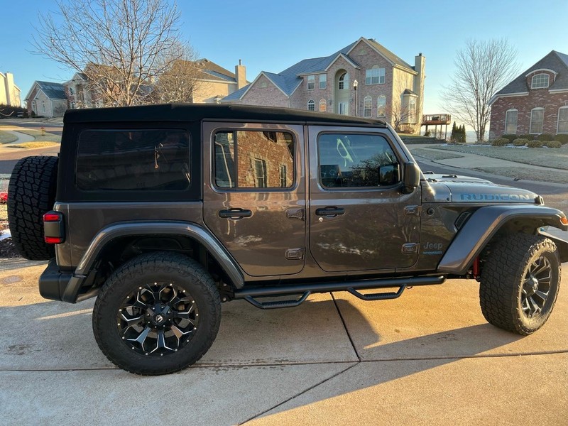 Jeep Wrangler 4xe Vehicle Full-screen Gallery Image 3