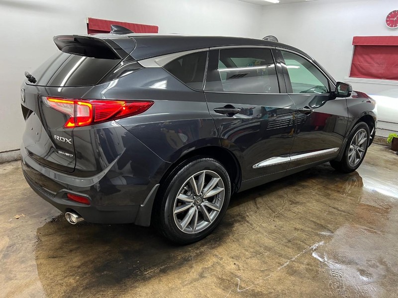 Acura RDX Vehicle Full-screen Gallery Image 4