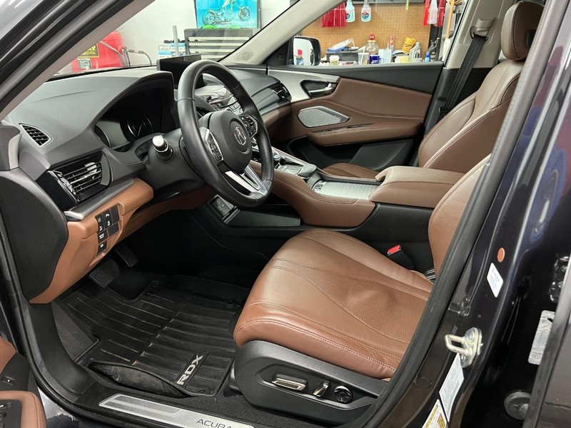 Acura RDX Vehicle Full-screen Gallery Image 5