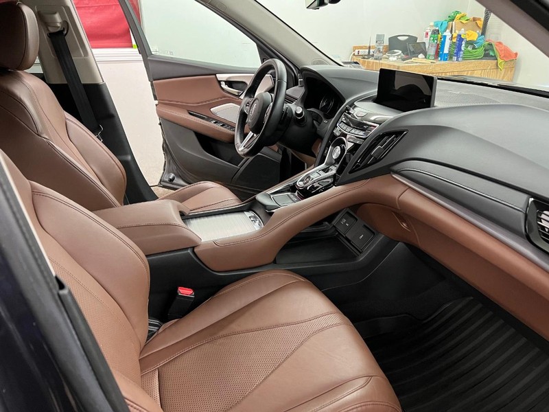 Acura RDX Vehicle Full-screen Gallery Image 6