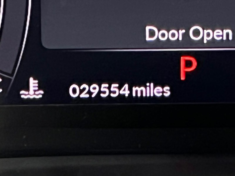 Acura RDX Vehicle Full-screen Gallery Image 7