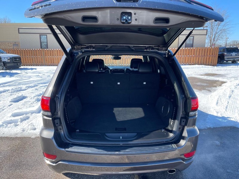 Jeep Grand Cherokee Vehicle Full-screen Gallery Image 6