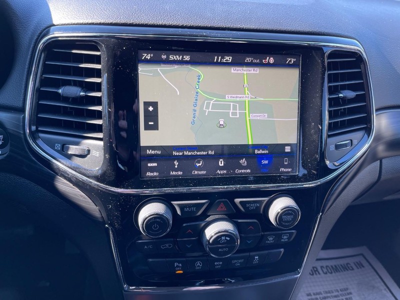 Jeep Grand Cherokee Vehicle Full-screen Gallery Image 12