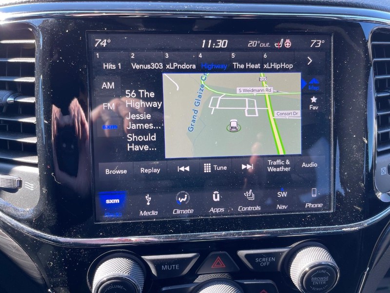 Jeep Grand Cherokee Vehicle Full-screen Gallery Image 13