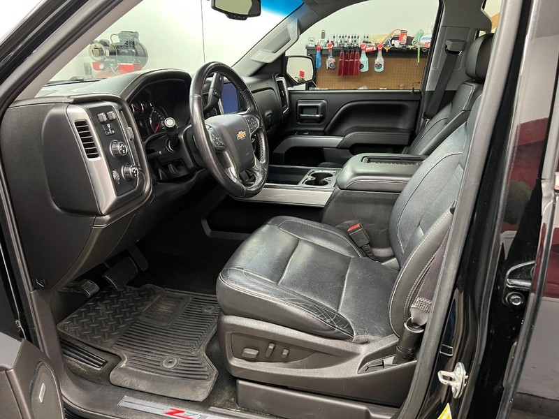 Chevrolet Silverado 1500 Vehicle Full-screen Gallery Image 4