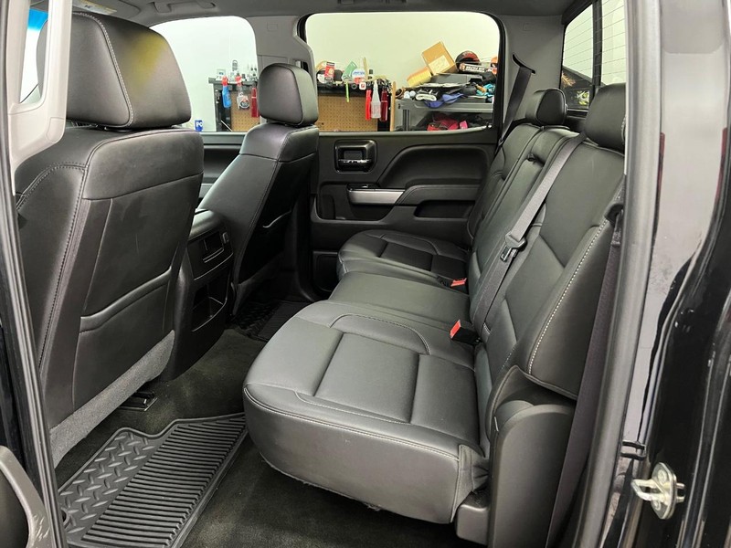 Chevrolet Silverado 1500 Vehicle Full-screen Gallery Image 5