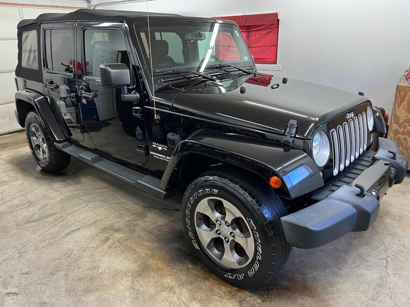 Jeep Wrangler Unlimited Vehicle Full-screen Gallery Image 2