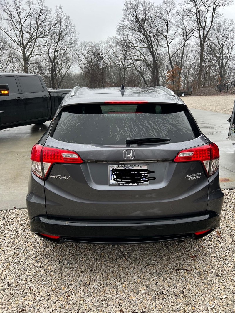 Honda HR-V Vehicle Full-screen Gallery Image 2