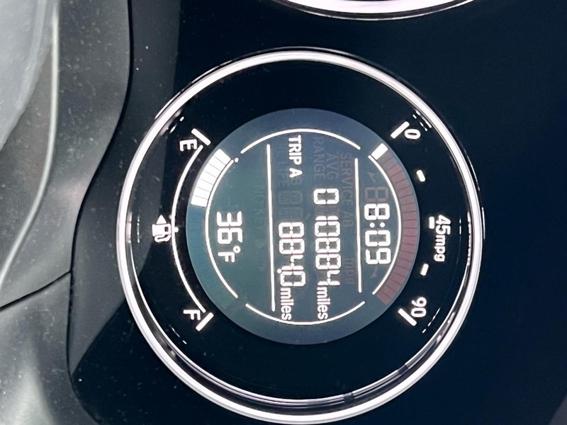 Honda HR-V Vehicle Full-screen Gallery Image 3