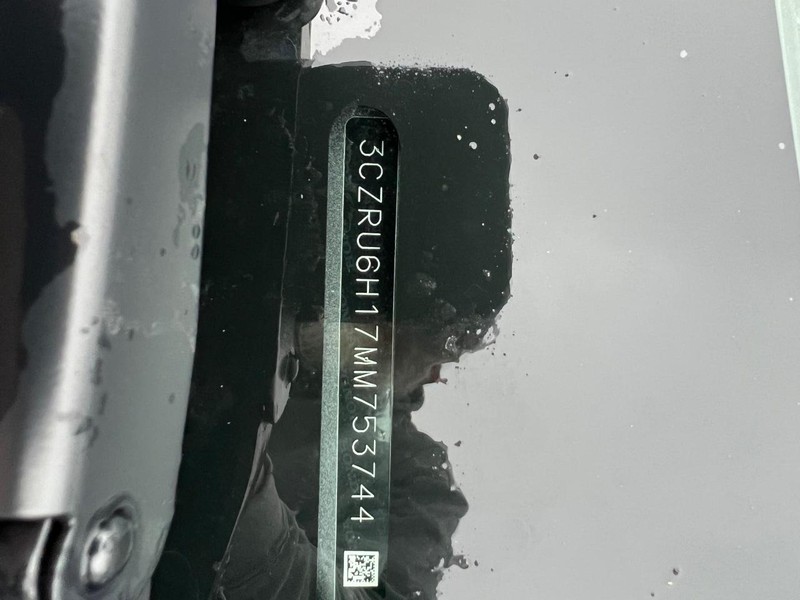 Honda HR-V Vehicle Full-screen Gallery Image 4