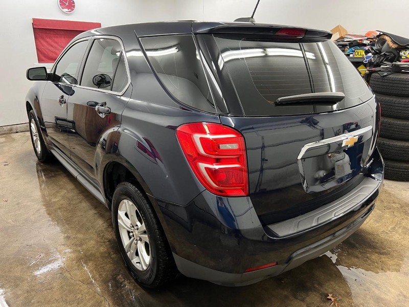 Chevrolet Equinox Vehicle Full-screen Gallery Image 4