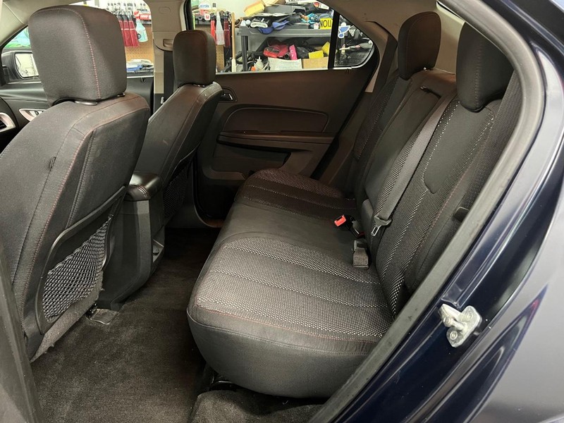 Chevrolet Equinox Vehicle Full-screen Gallery Image 6