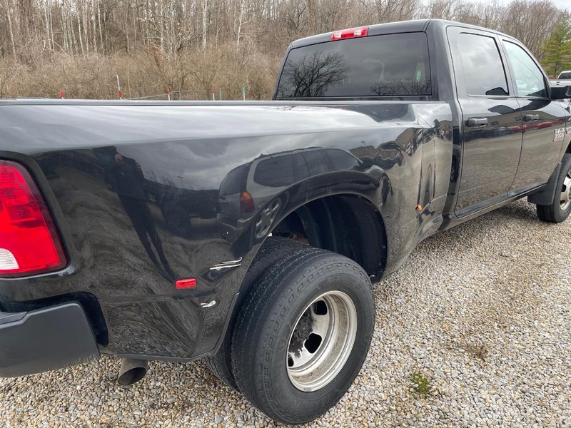 Ram 3500 Vehicle Full-screen Gallery Image 4