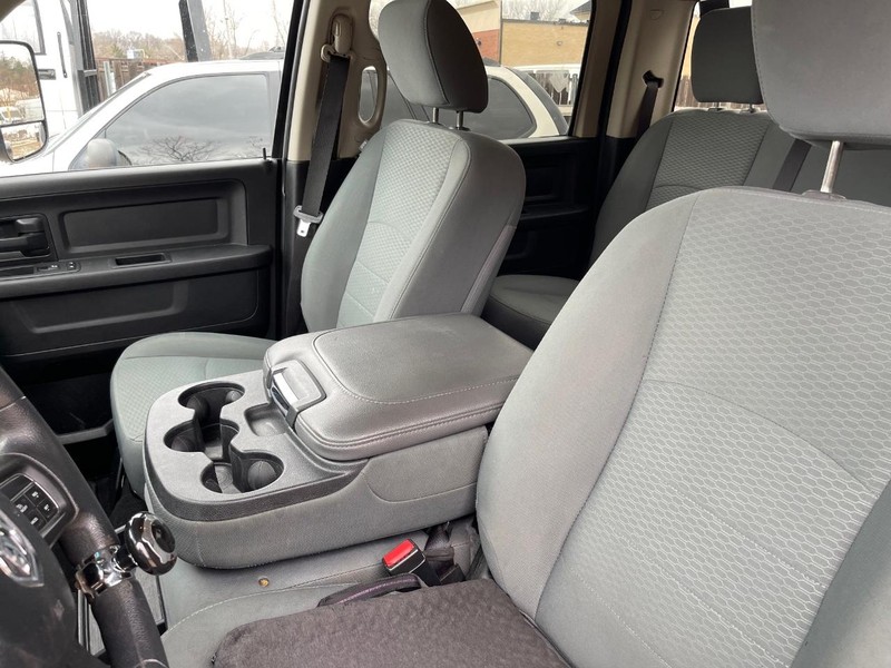 Ram 3500 Vehicle Full-screen Gallery Image 7