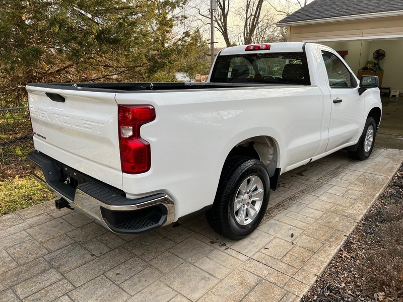 Chevrolet Silverado 1500 Vehicle Full-screen Gallery Image 3