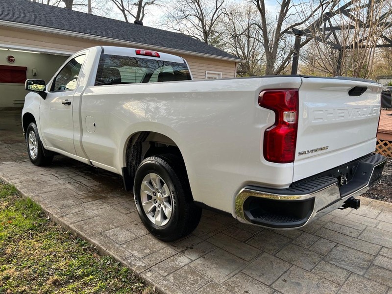 Chevrolet Silverado 1500 Vehicle Full-screen Gallery Image 4