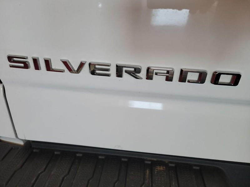 Chevrolet Silverado 1500 Vehicle Full-screen Gallery Image 5