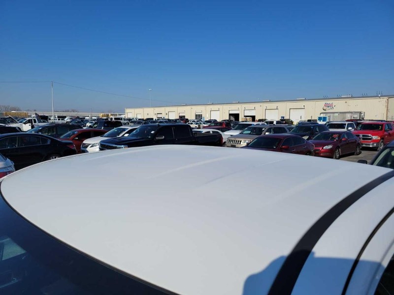 Chevrolet Silverado 1500 Vehicle Full-screen Gallery Image 6