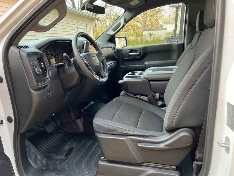 Chevrolet Silverado 1500 Vehicle Full-screen Gallery Image 7