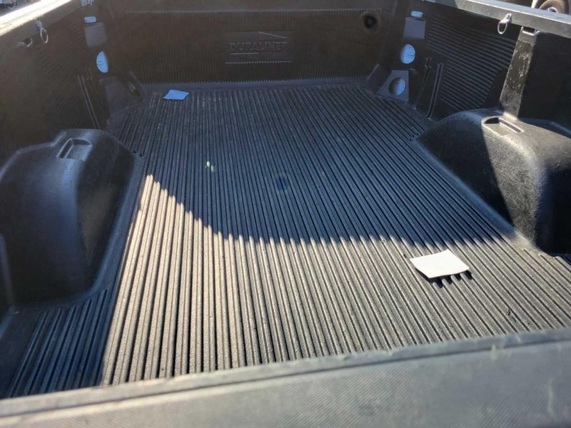 Chevrolet Silverado 1500 Vehicle Full-screen Gallery Image 9