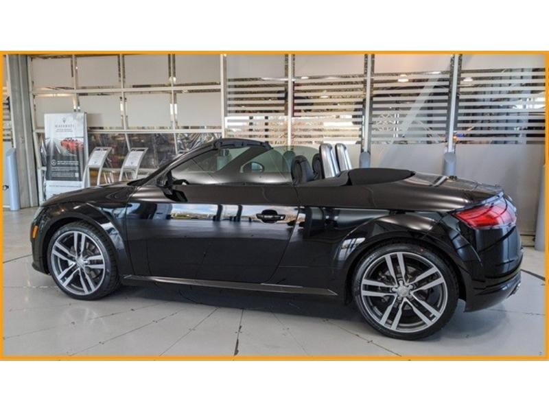 Audi TT Roadster Vehicle Full-screen Gallery Image 4