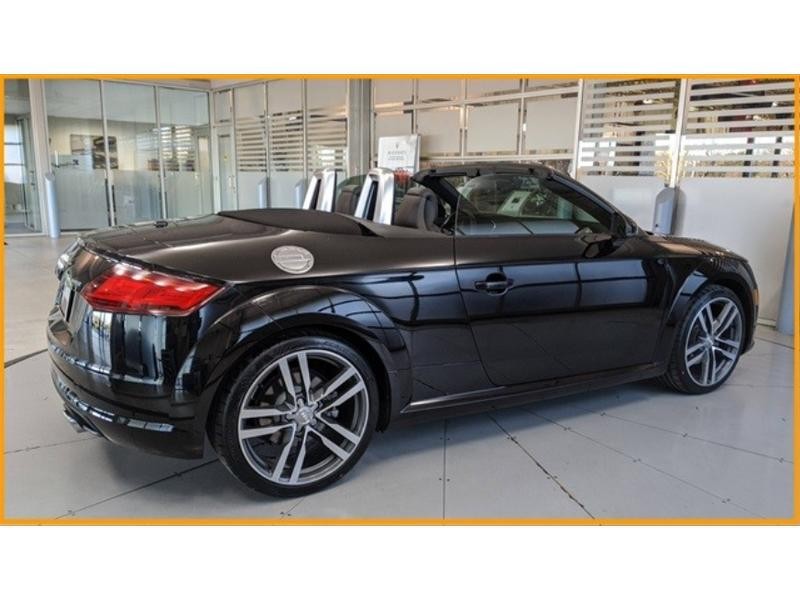 Audi TT Roadster Vehicle Full-screen Gallery Image 5