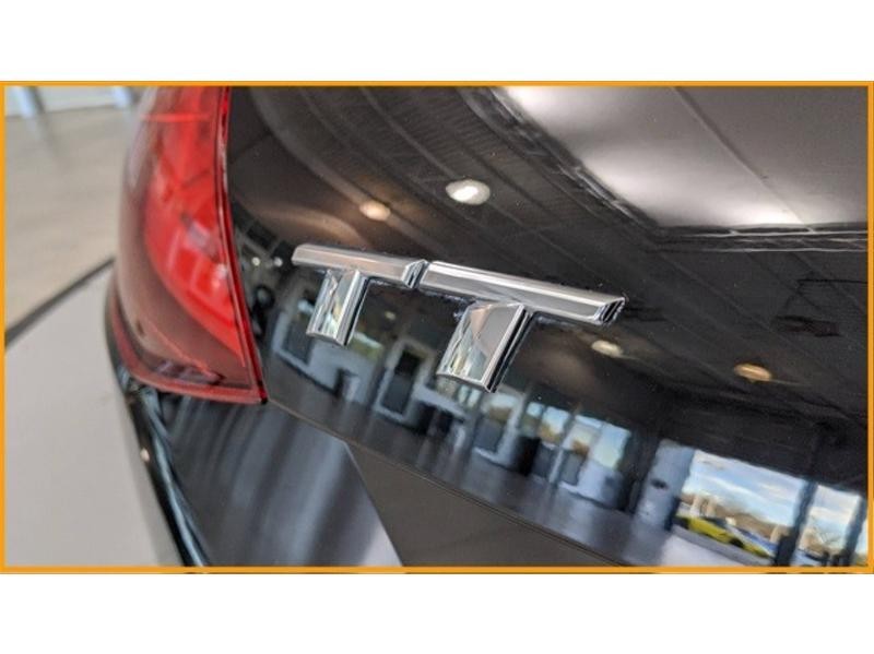 Audi TT Roadster Vehicle Full-screen Gallery Image 8