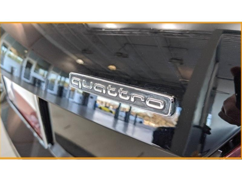 Audi TT Roadster Vehicle Full-screen Gallery Image 9