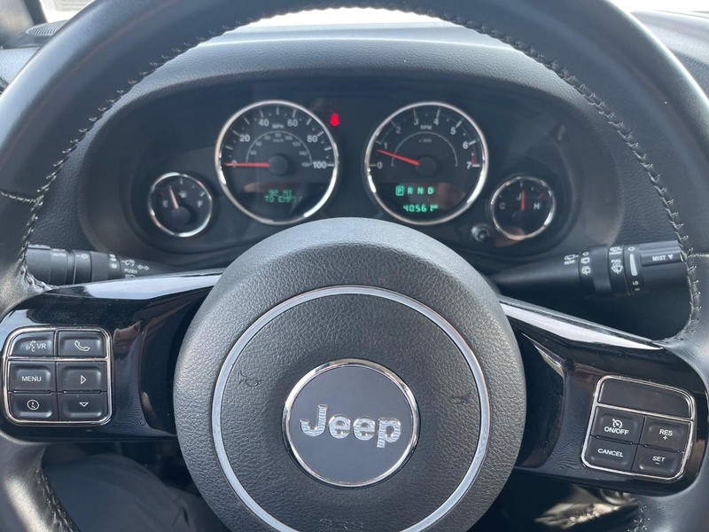 Jeep Wrangler Unlimited Vehicle Full-screen Gallery Image 8