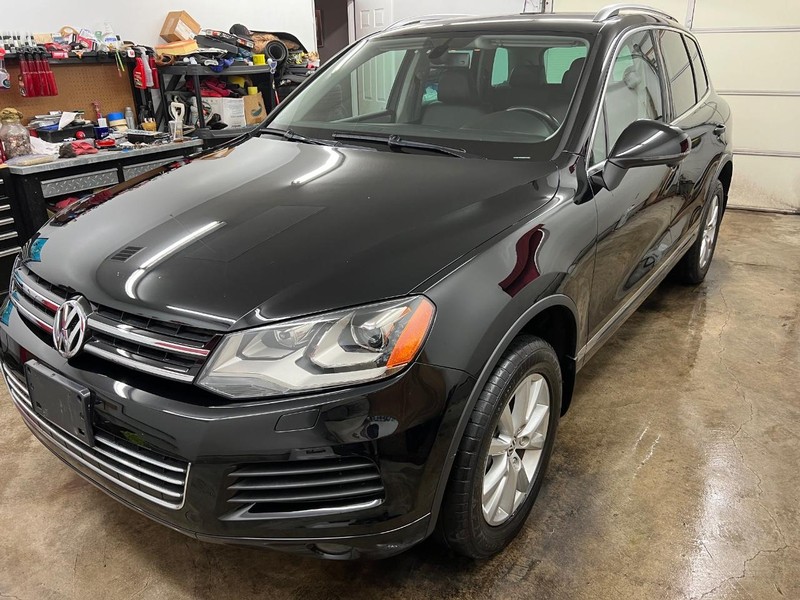 Volkswagen Touareg Vehicle Full-screen Gallery Image 2