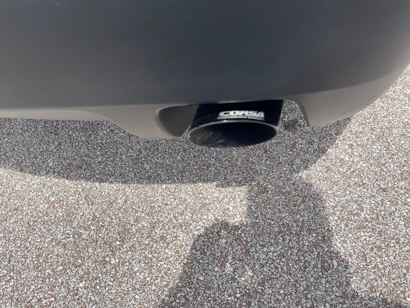 Chevrolet Camaro Vehicle Full-screen Gallery Image 13