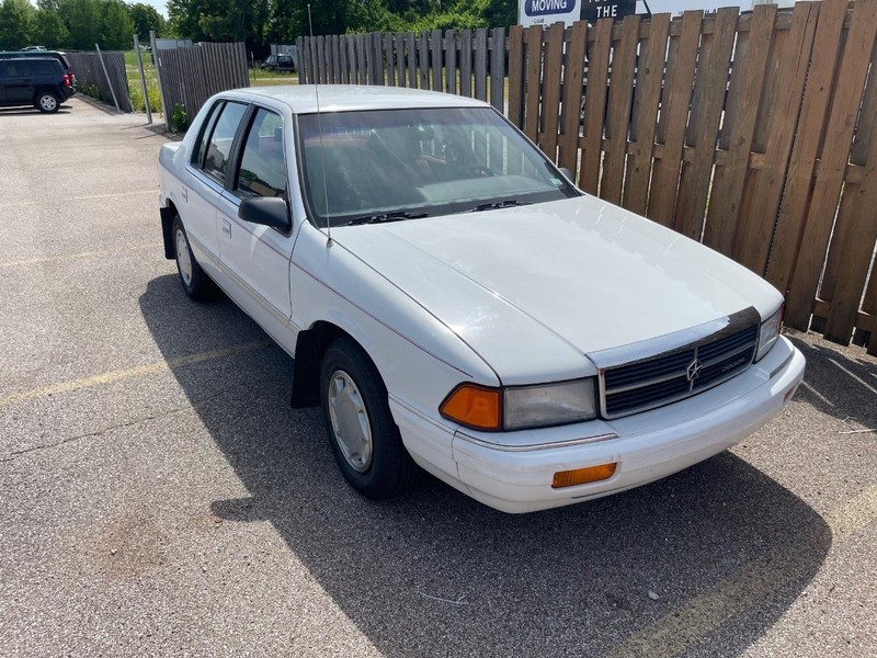 Dodge Spirit Vehicle Full-screen Gallery Image 2
