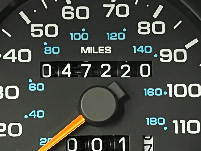 Dodge Spirit Vehicle Full-screen Gallery Image 13