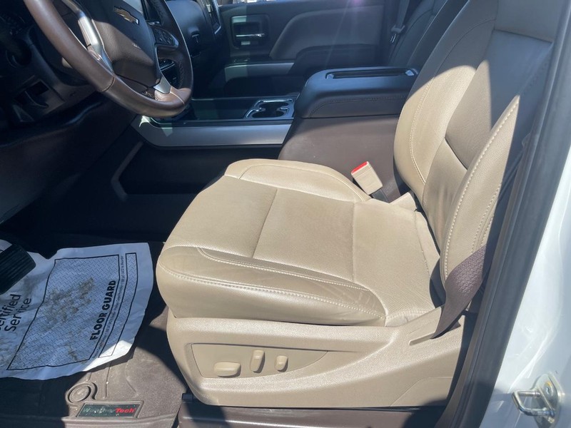 Chevrolet Silverado 2500HD Vehicle Full-screen Gallery Image 16