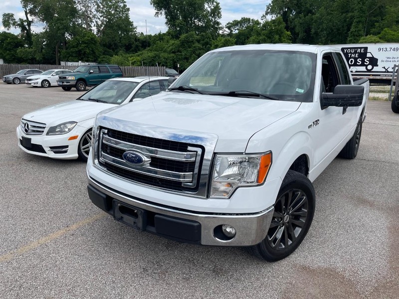 Ford F-150 Vehicle Full-screen Gallery Image 2