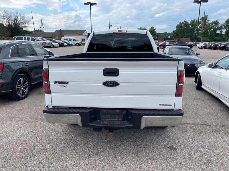 Ford F-150 Vehicle Full-screen Gallery Image 4