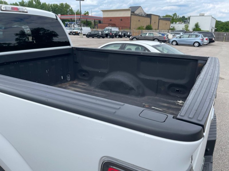 Ford F-150 Vehicle Full-screen Gallery Image 5