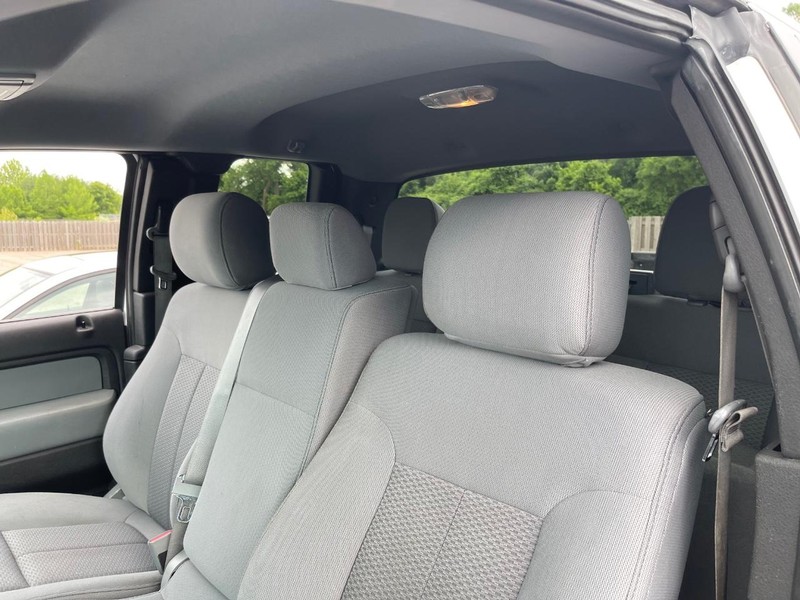 Ford F-150 Vehicle Full-screen Gallery Image 13