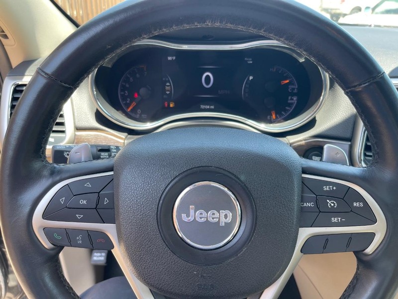 Jeep Grand Cherokee Vehicle Full-screen Gallery Image 7