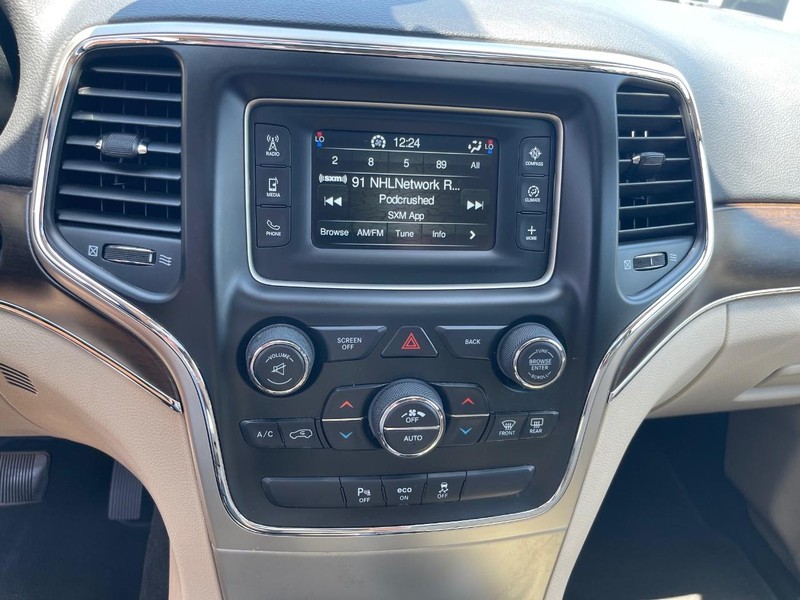 Jeep Grand Cherokee Vehicle Full-screen Gallery Image 9