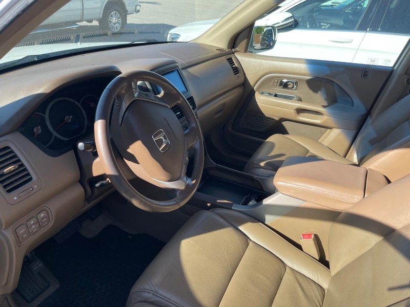 Honda Pilot Vehicle Full-screen Gallery Image 7