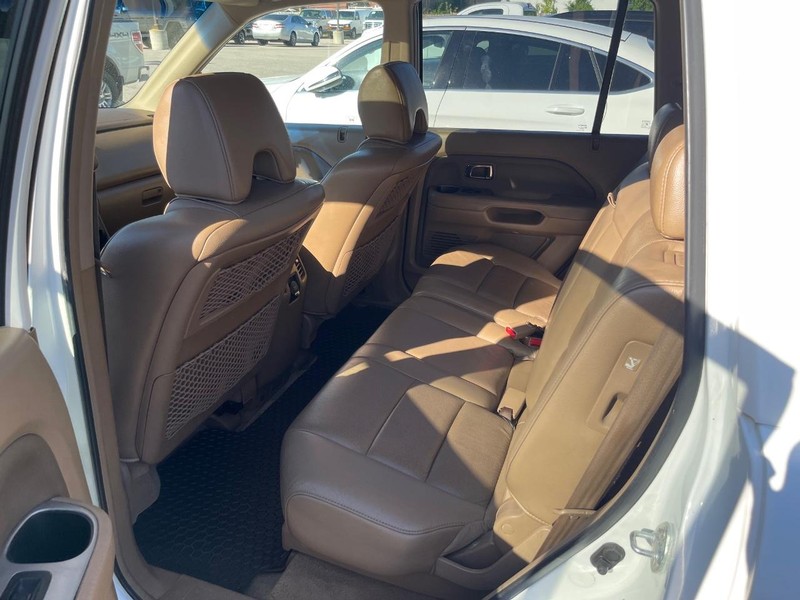 Honda Pilot Vehicle Full-screen Gallery Image 14