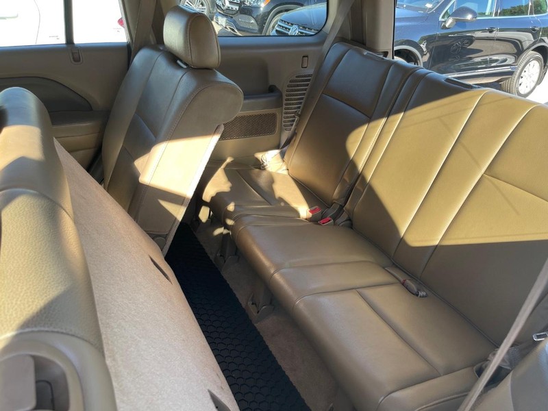Honda Pilot Vehicle Full-screen Gallery Image 16