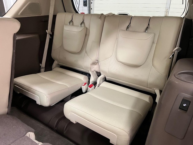 Lexus GX 460 Vehicle Full-screen Gallery Image 8